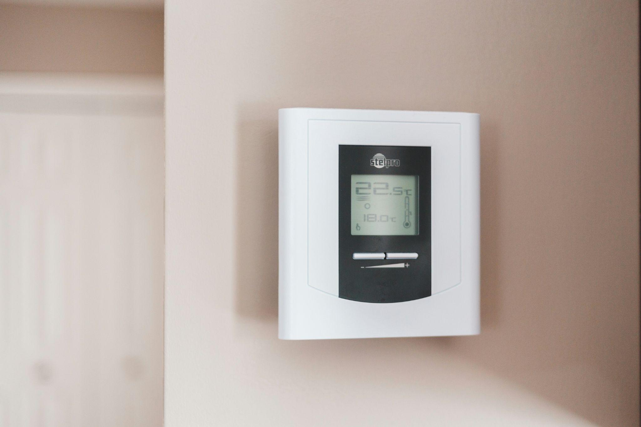 A digital thermostat allows homeowners to monitor indoor temperatures when considering heating repair in Fresno.